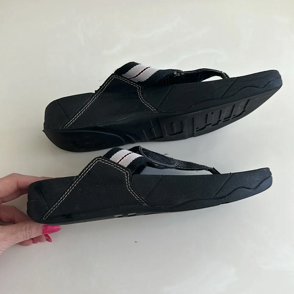 FITFLOP Thong Sandals Size 7 Black